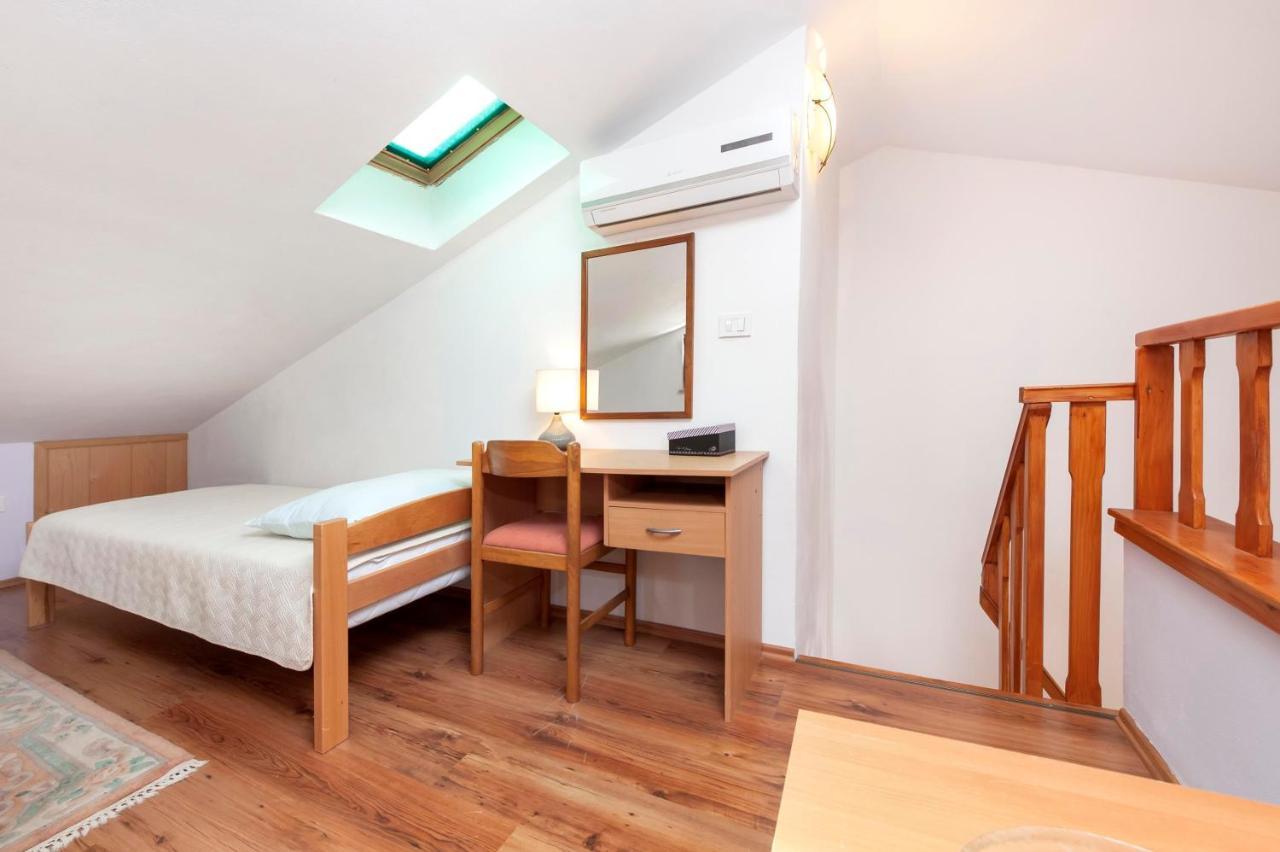 Apartments Adria Rovinj Exterior photo